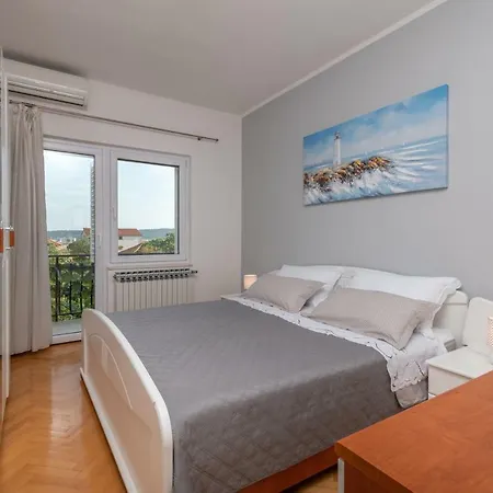 Apartment Marinella *