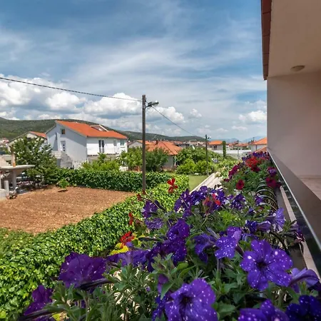 Marinella * 特罗吉尔